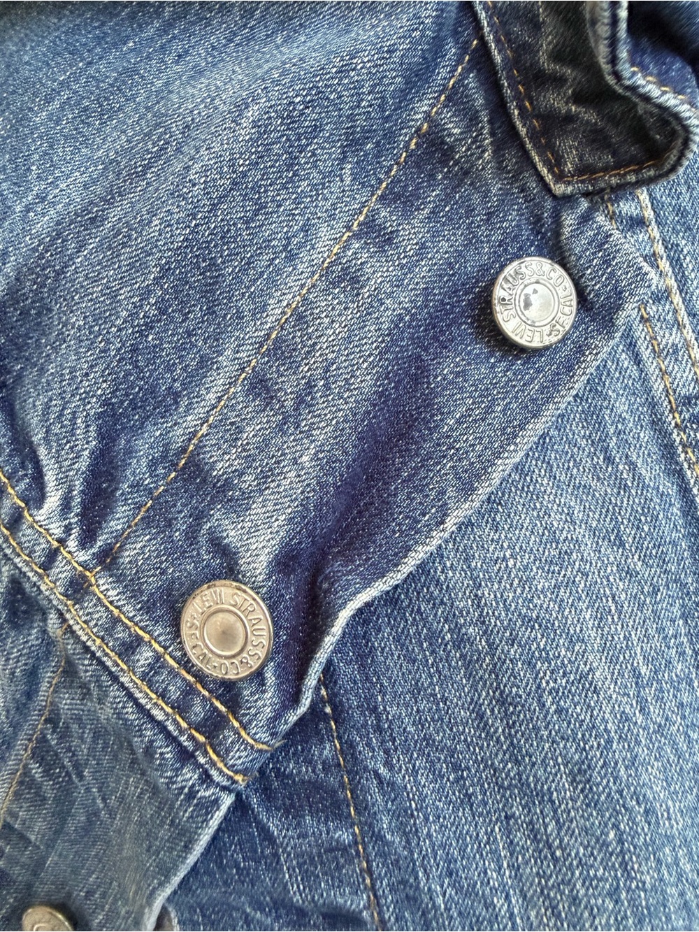 Levi’s Trucker Denim Jacket Women’s XXL Oversized Light Wash Blue Jean Jacket - Picture 13 of 14